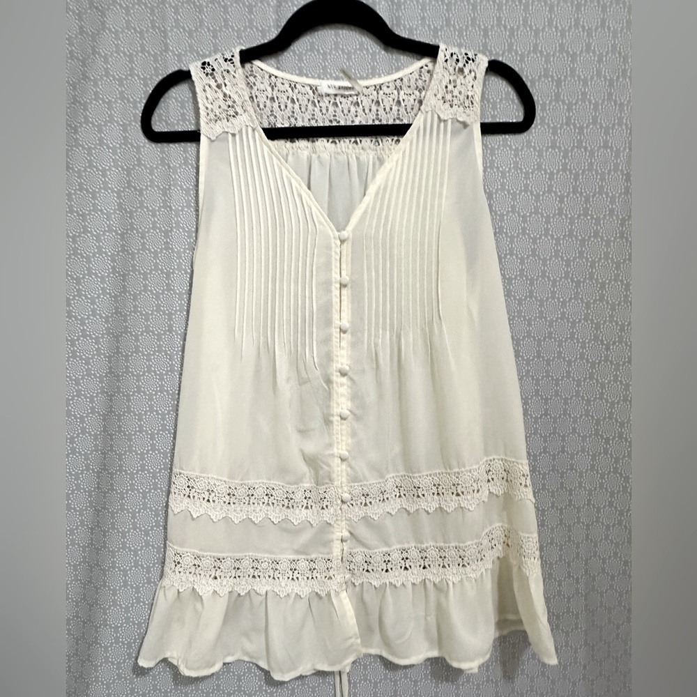 Women’s Ivory V-Neck, Pintuck & Lace, Sleeveless Blouse w/ Back Tie, Small